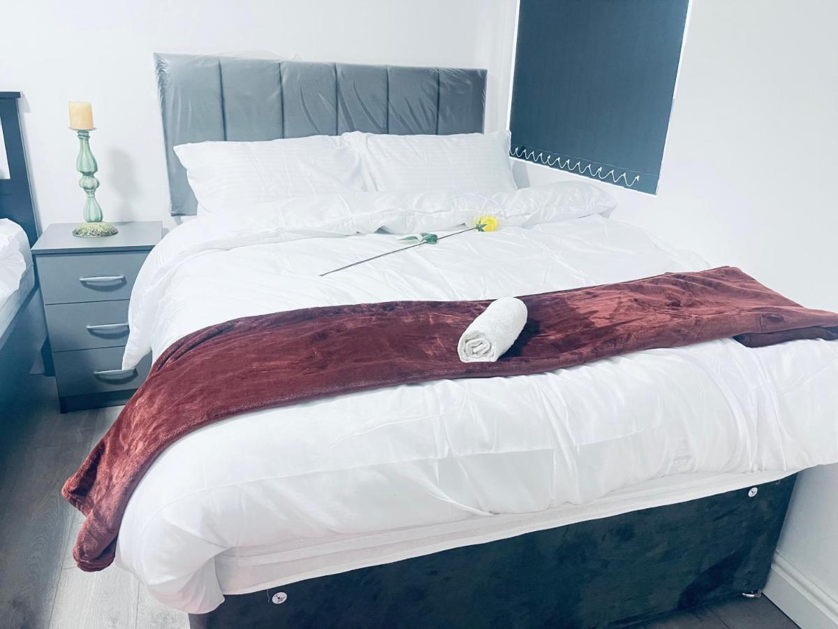 1 Bed Apartment With 2 Beds 1 Double Plus 1 Single Бирмингем Экстерьер фото